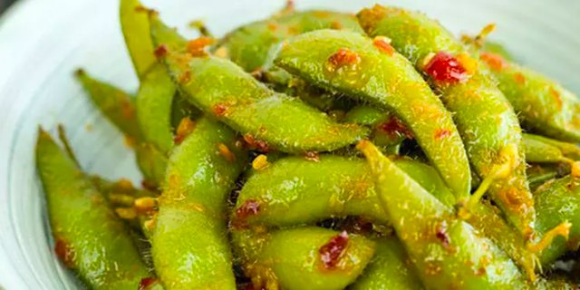 Spicy Garlic Edamame