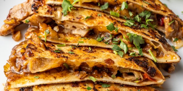 Jerk Chik'n Quesadilla Platter