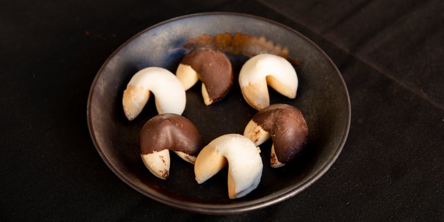 2-Piece Chocolate-Dipped Fortune Cookies