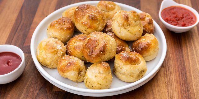 Garlic Knots