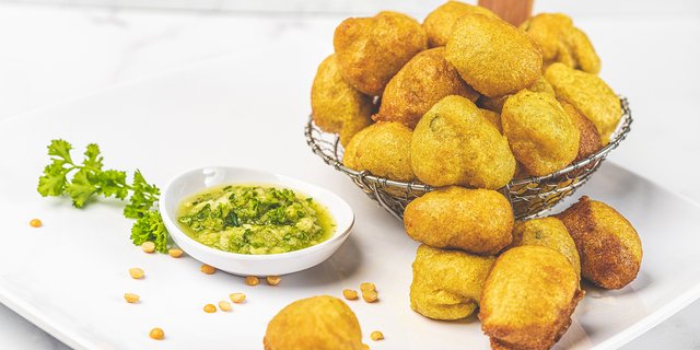 Pholourie (Split Pea Fritters)