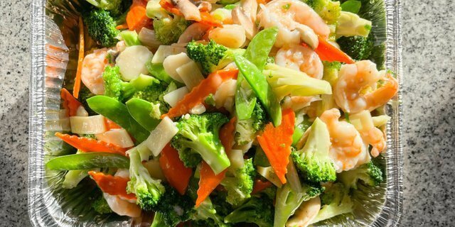 Shrimp And Vegetable Tray