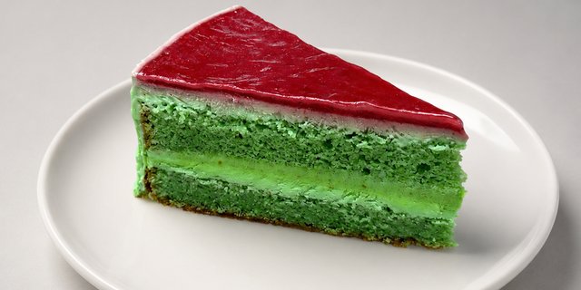 Raspberry Pistachio Cake