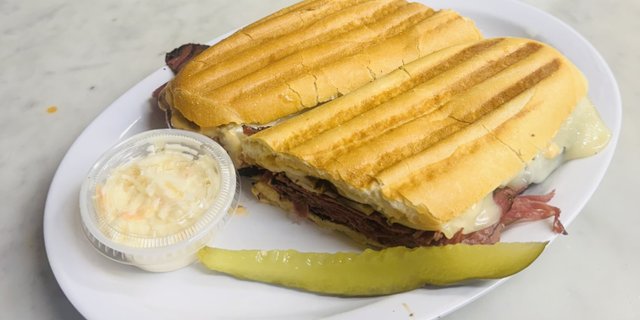 Hot Pastrami Hero