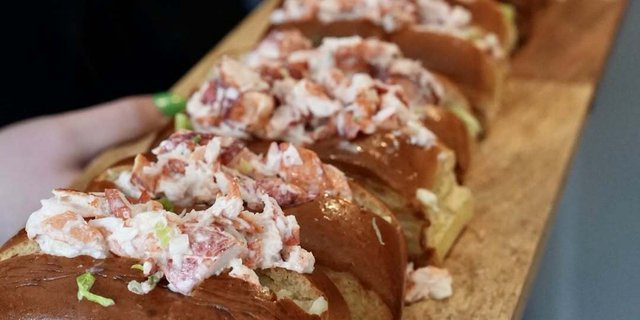 Maine Lobster Roll Sandwich