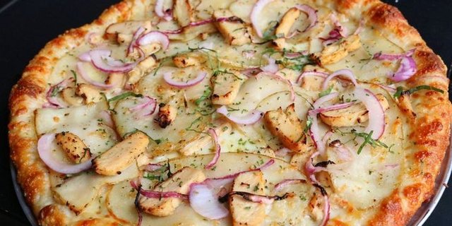 Pollotate Pizza