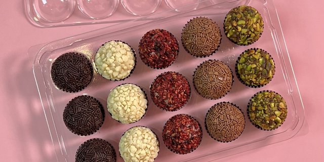 Assorted Chocolate Truffles Tray
