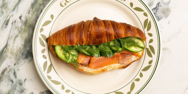 Salmon & Avocado Cream Sandwich