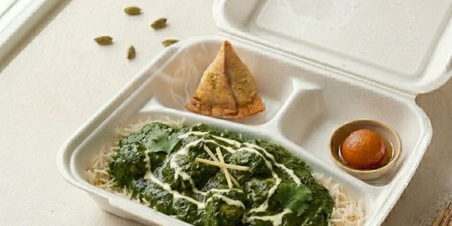 Saag Chicken Box