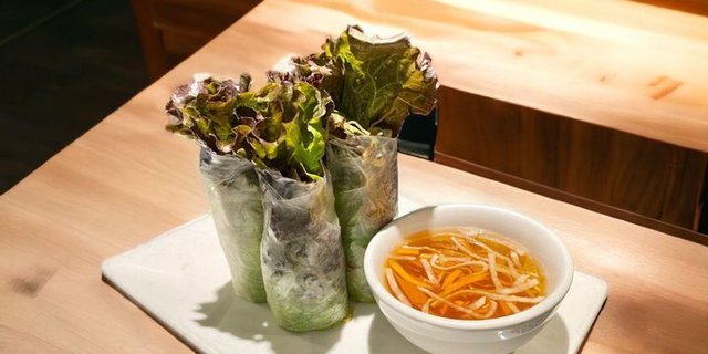 Shredded Pork Fresh Rolls