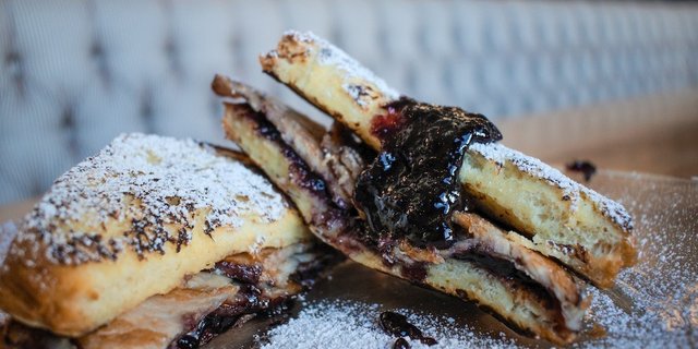 Classic Monte Cristo French Toast