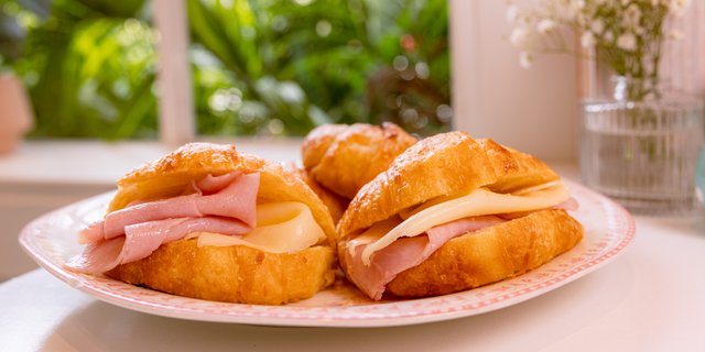 Mini Ham & Cheese Croissant Platter