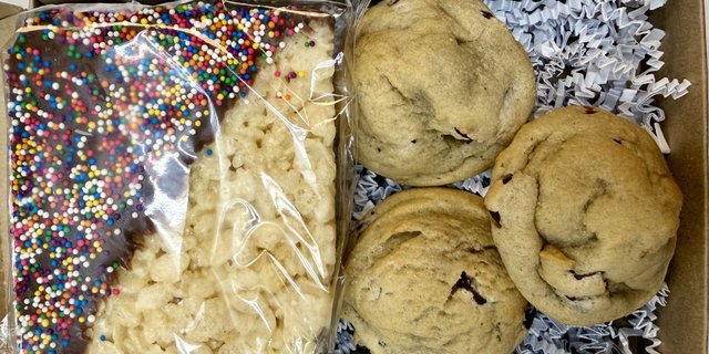 3 Large Rice Krispie Choc Chip