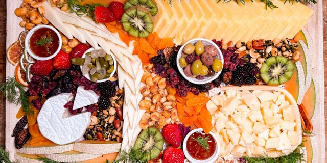 Vegetarian Crowd Pleaser Board
