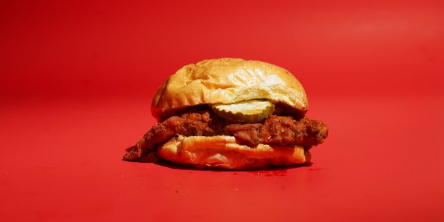 Hot Honey Chicken Sandwich Tray