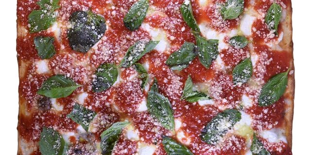 Margherita Pesto Square 18" Pizza