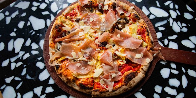 Four Seasons Pizza