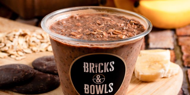 PB Chocolate Banana Overnight Oats