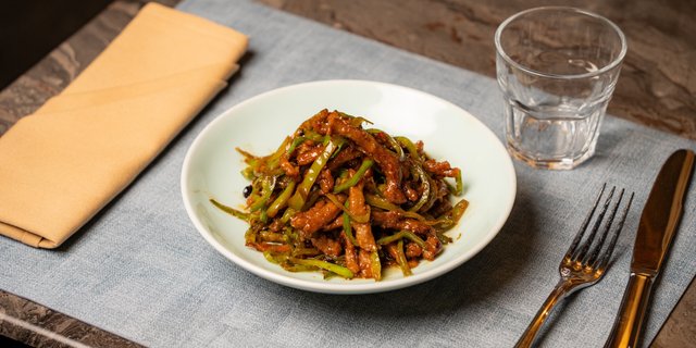 Shredded Beef With Green Chili