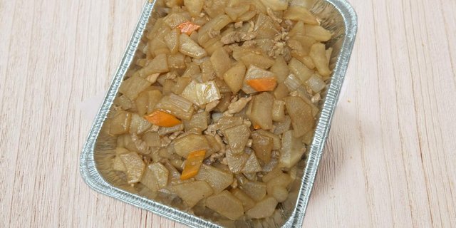 Stir-Fried Daikon w/ Pork Party Tray