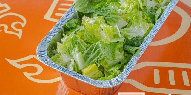 1/2 Pan of Romaine Lettuce