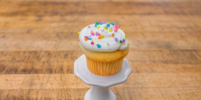 White Velvet Cupcake
