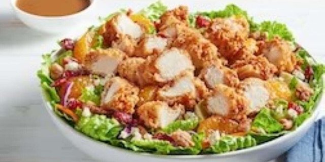 Southern Pecan Chicken Tender Salad