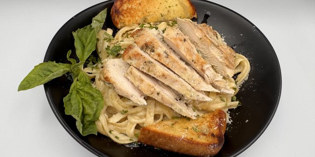 Individual Chicken Fettuccine Alfredo