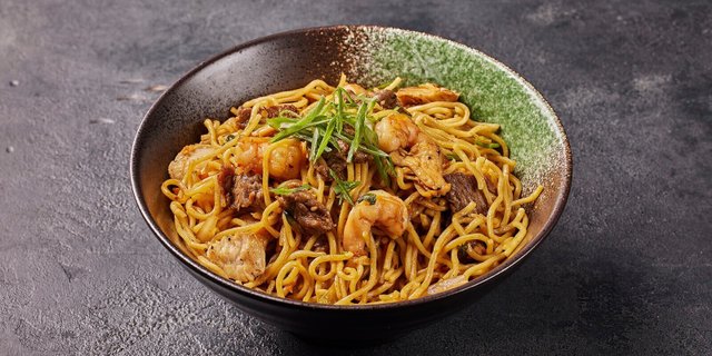 Chicken Yakisoba Tray