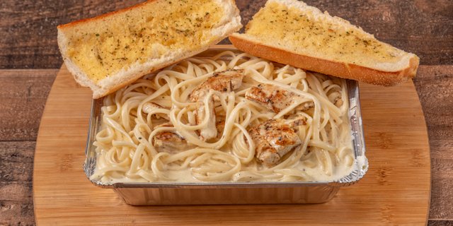 Pasta W/ Chicken Alfredo