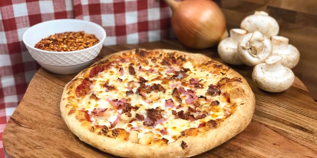 Hawaiian Pizza Pizza