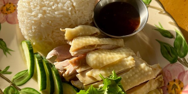 Poached Chicken, Garlic & Ginger Rice, Fermented Soy Bean Sauce (Khao Mun Gai)