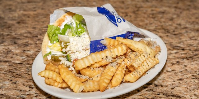 Veggie Pita Sandwich