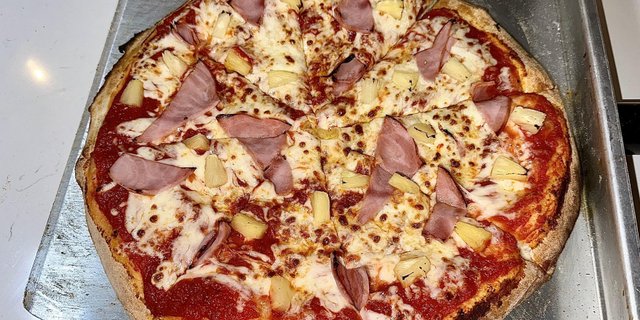Hawaiian Pizza