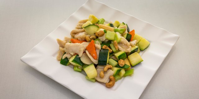 Chicken w/ Cashew Nut