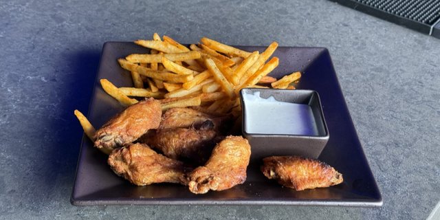 6 Pc Wings & Fries