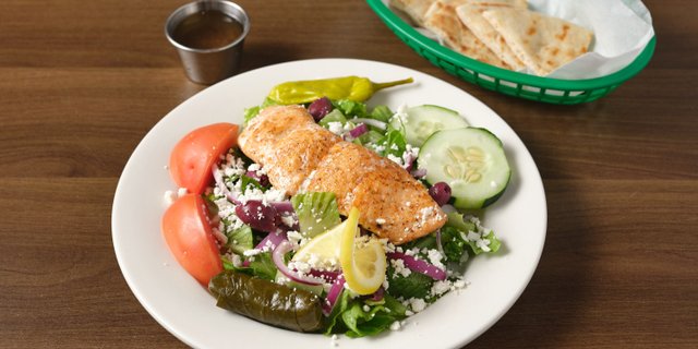 Grilled Salmon Salad
