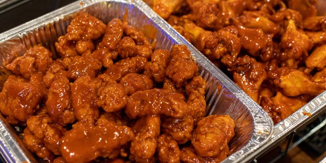 100 Wings