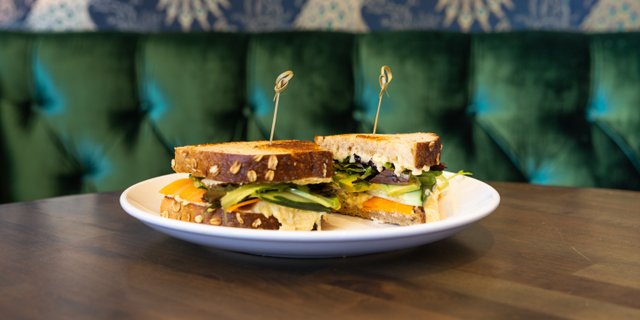 Veggie Hummus Sandwich