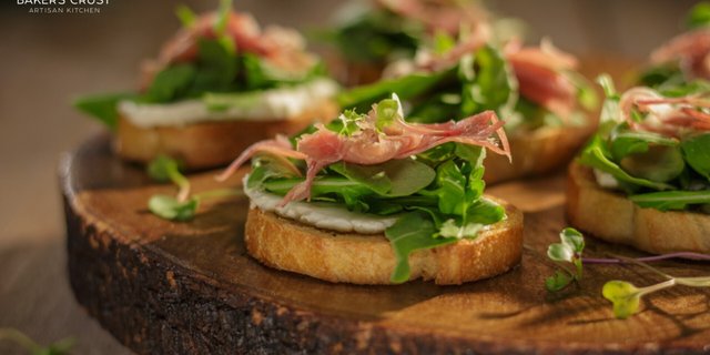 Prosciutto & Goat Cheese Crostini
