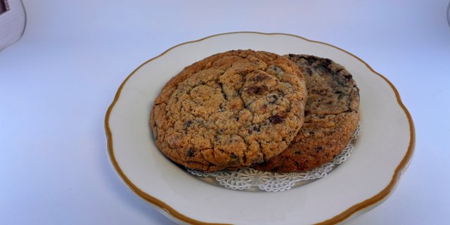 Large Chocolate Chip Cookies