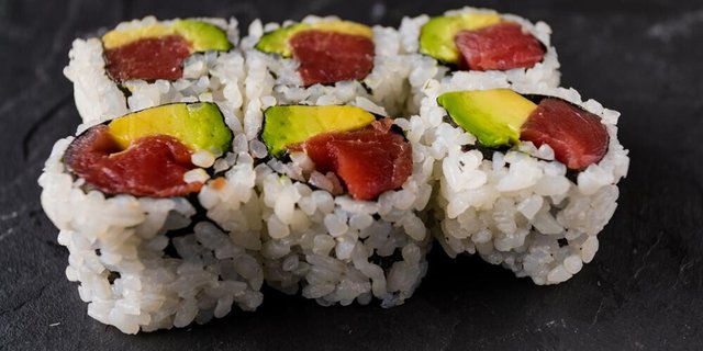 Tuna Avocado Roll