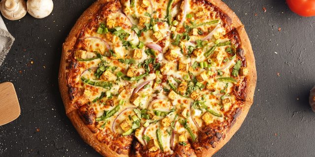 Chilli Paneer Pizza