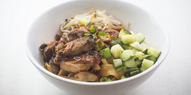 Spicy Sesame Noodles w/ Cantonese BBQ Chicken Bowl