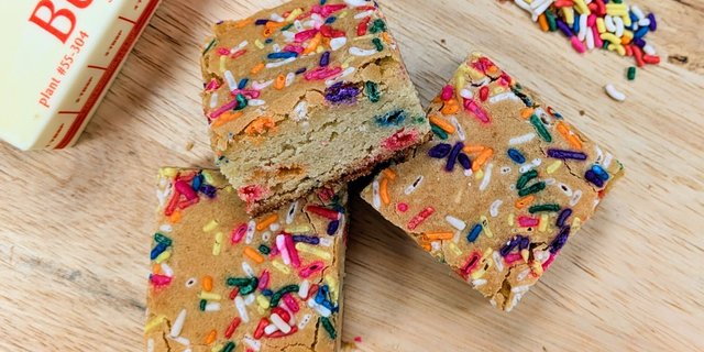 Confetti Blondie
