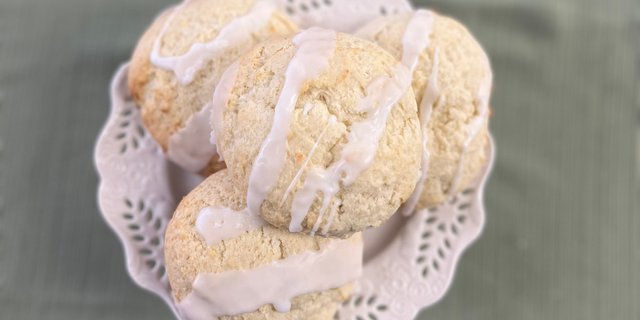 Almond Ricotta Cookies
