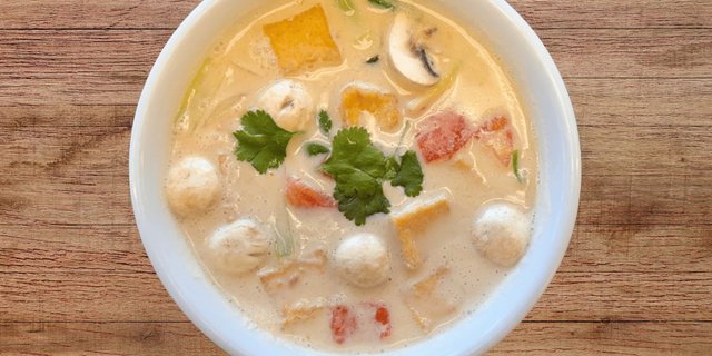 Tom Kha