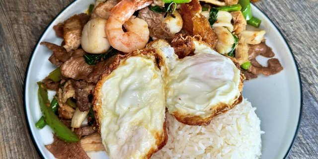 Khao Ka Pow Jumbo