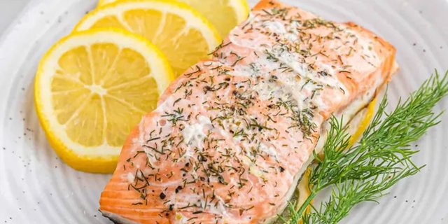 Pan-Seared Tzatziki Salmon