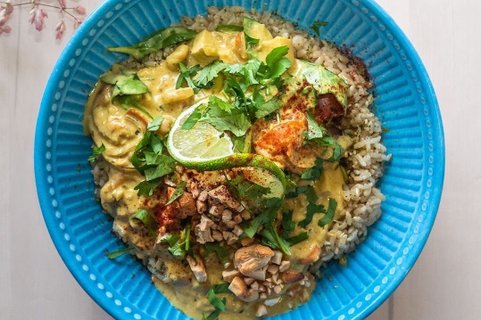 Tofu Curry Over Rice Bowl
